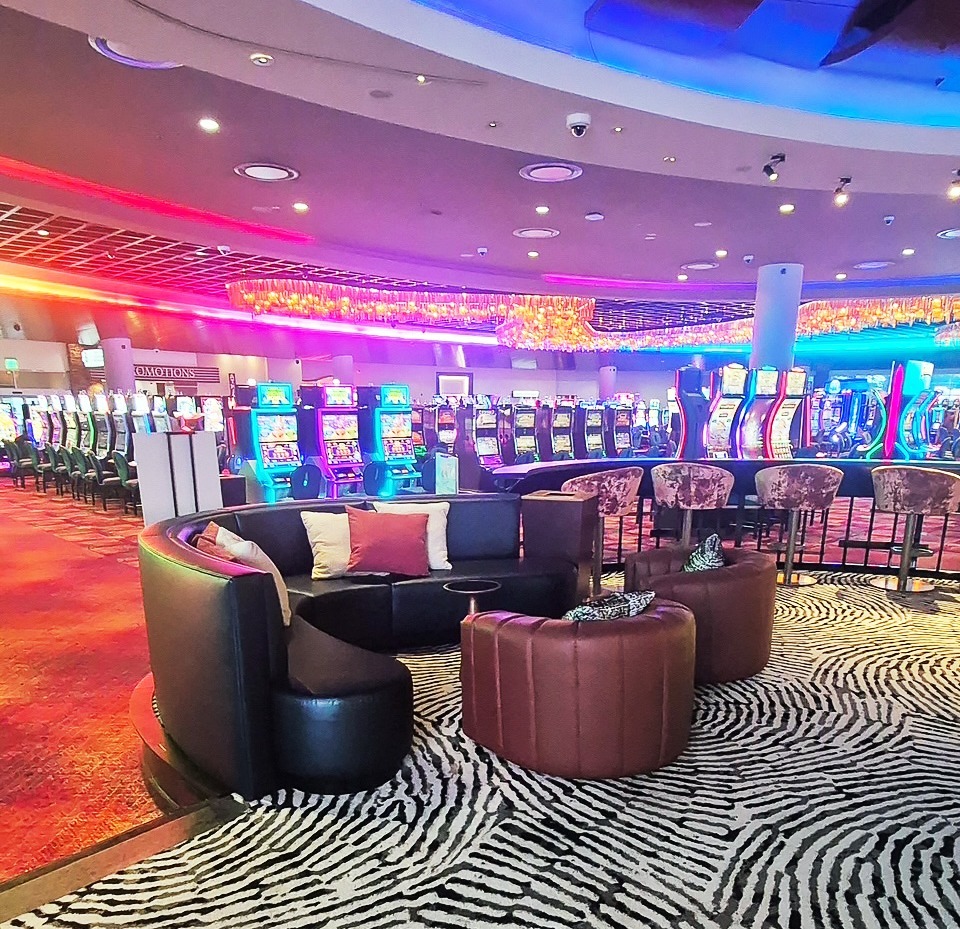 wind-creek-casino-gaming-seating-area