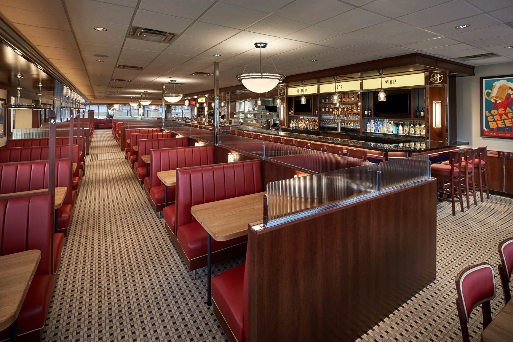 Booths vs. Banquettes: Which is Right for Your Restaurant?